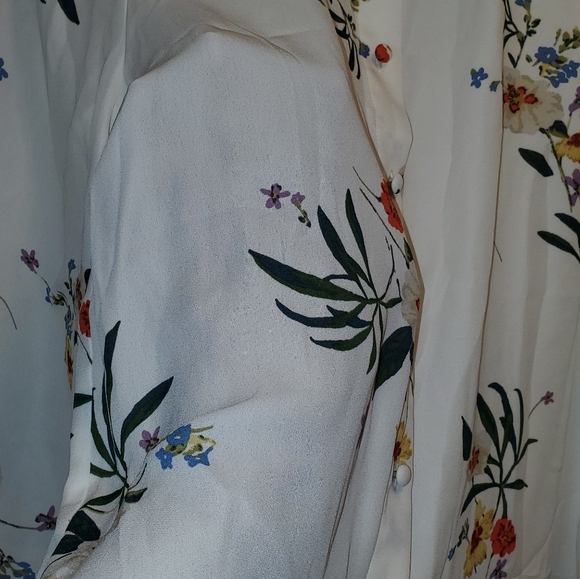 Vince Camuto Surreal Garden Button-down Blouse XS - Picture 4 of 4